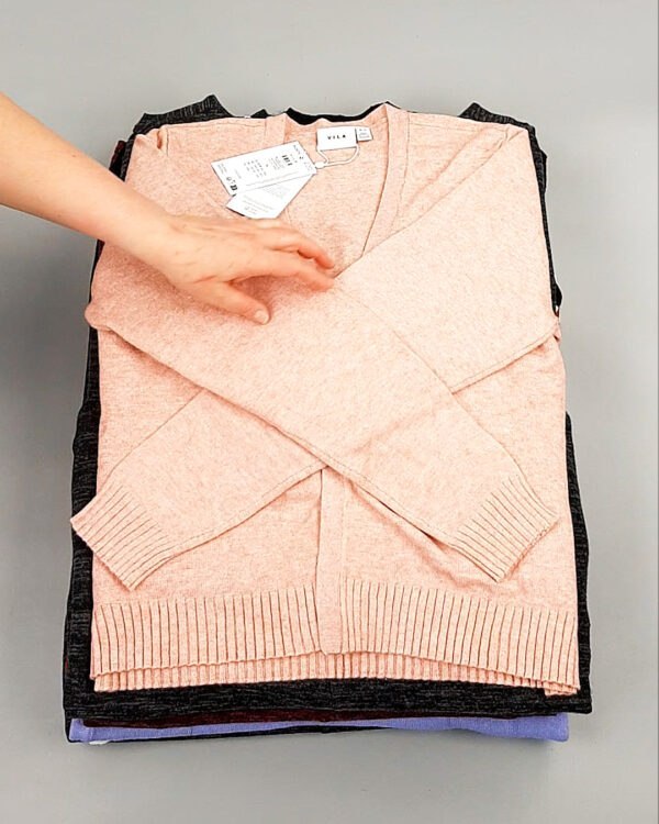 Фотография  987 - Джемпера легкие Bestseller+DK 035#7 кг, ЛОТ №8252 оптом в Новосибирске и Новосибирской области