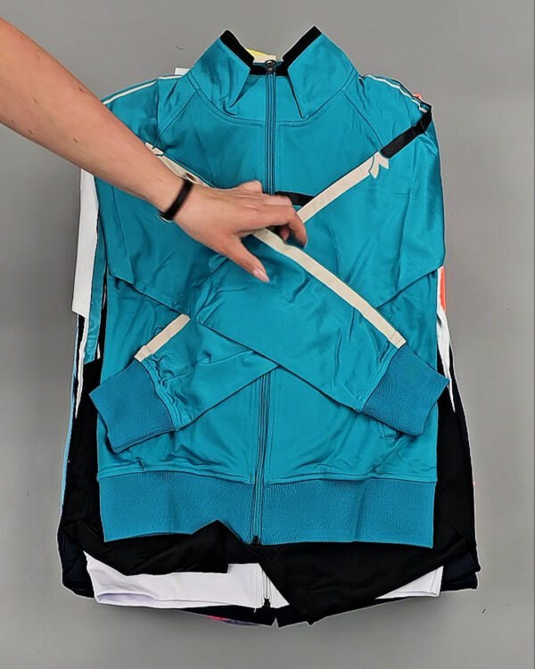 Фотография  489 - Спортивные костюмы  AD83#10 шт, ЛОТ №8640 оптом в Новосибирске и Новосибирской области