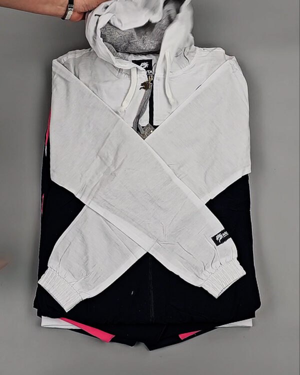 Фотография  942 - Спортивные костюмы  AD83#4 шт, ЛОТ №8637 оптом в Новосибирске и Новосибирской области