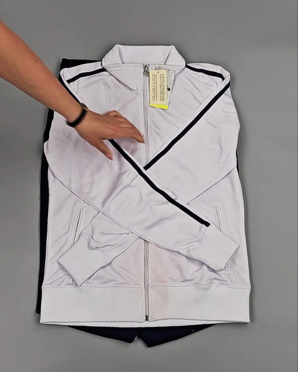 Фотография  799 - Спортивные костюмы  AD83#4 шт, ЛОТ №8637 оптом в Новосибирске и Новосибирской области