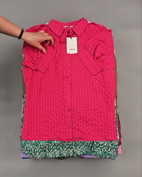 Фотография  221 - B.YOUNG Summer mix 045#15 кг, ЛОТ №8570 оптом в Новосибирске и Новосибирской области