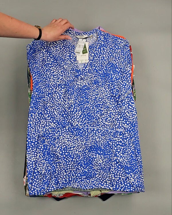 Фотография  943 - B.YOUNG Summer mix 045#15 кг, ЛОТ №8569 оптом в Новосибирске и Новосибирской области