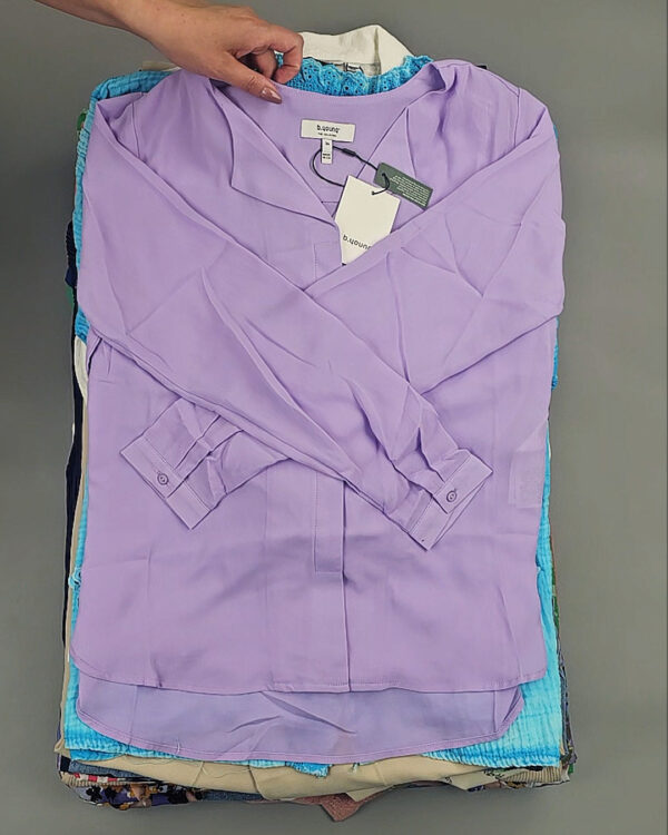 Фотография  373 - B.YOUNG Summer mix 045#17 кг, ЛОТ №8918 оптом в Новосибирске и Новосибирской области