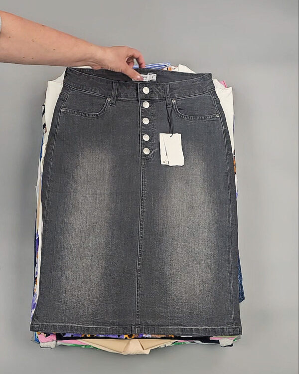 Фотография  579 - B.YOUNG Summer mix 045#17 кг оптом в Новосибирске и Новосибирской области