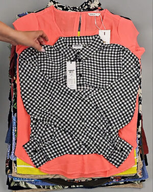 Фотография  913 - Блузки+Джемпера Bestseller Summer 045 B#8,5 кг, ЛОТ №9041 оптом в Новосибирске и Новосибирской области