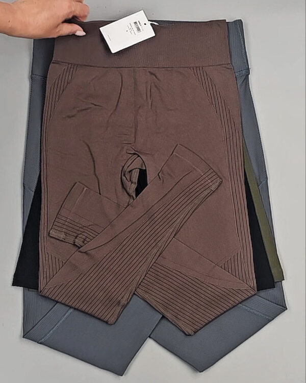 Фотография  313 - Спорт Bestseller 045 B#4 кг, ЛОТ №9038 оптом в Новосибирске и Новосибирской области