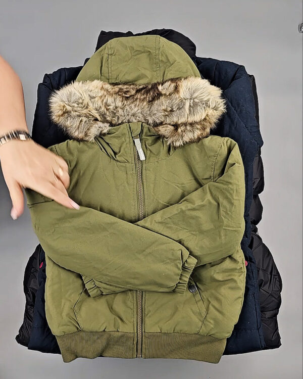 Фотография  385 - Верхняя одежда СТОК дети 065#10 кг, ЛОТ СТ-9343 оптом в Новосибирске и Новосибирской области