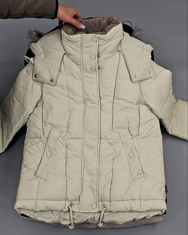 Фотография  181 - Верхняя одежда женская CAN 104#15 кг, ЛОТ СТ-9350 оптом в Новосибирске и Новосибирской области