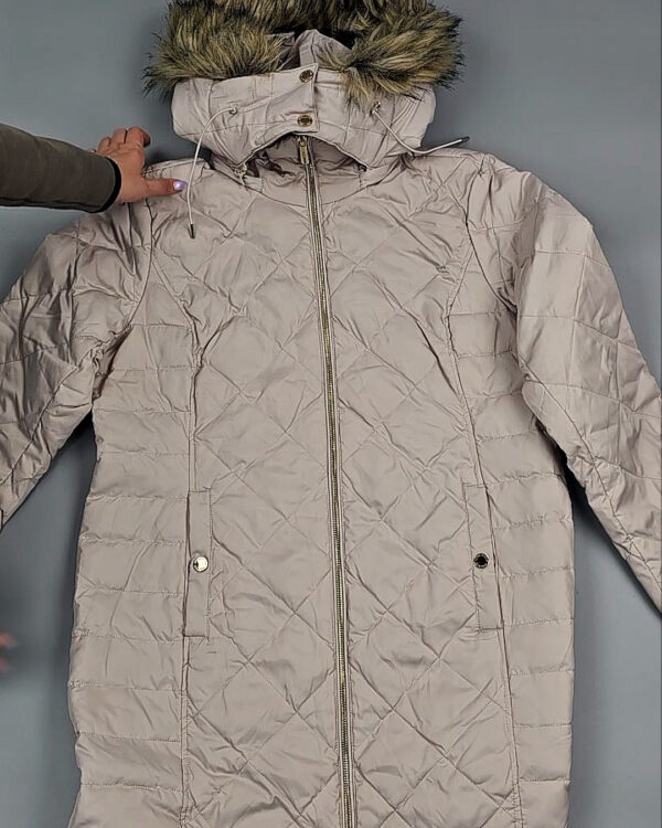 Фотография  727 - Верхняя одежда женская CAN 104#15 кг, ЛОТ СТ-9350 оптом в Новосибирске и Новосибирской области