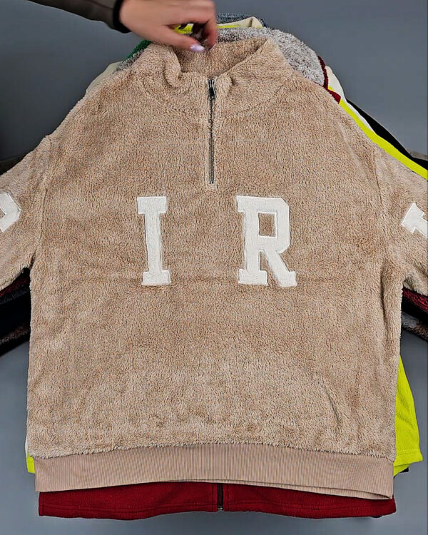 Фотография  132 - Флис#20 кг, ЛОТ № СХ-0176 оптом в Новосибирске и Новосибирской области