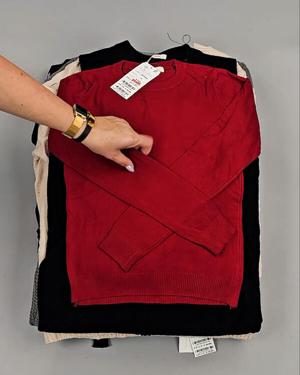 Фотография  694 - Джемпера Корея 085#7 кг, ЛОТ СТ-9415 оптом в Новосибирске и Новосибирской области