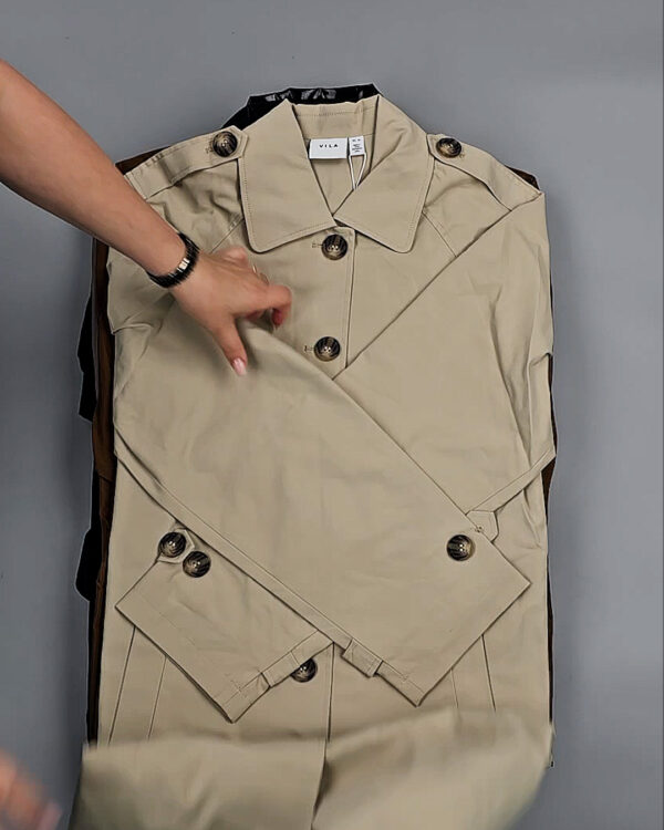 Фотография  826 - Ветровки Bestseller+DK 035#10 кг, ЛОТ СТ-9399 оптом в Новосибирске и Новосибирской области