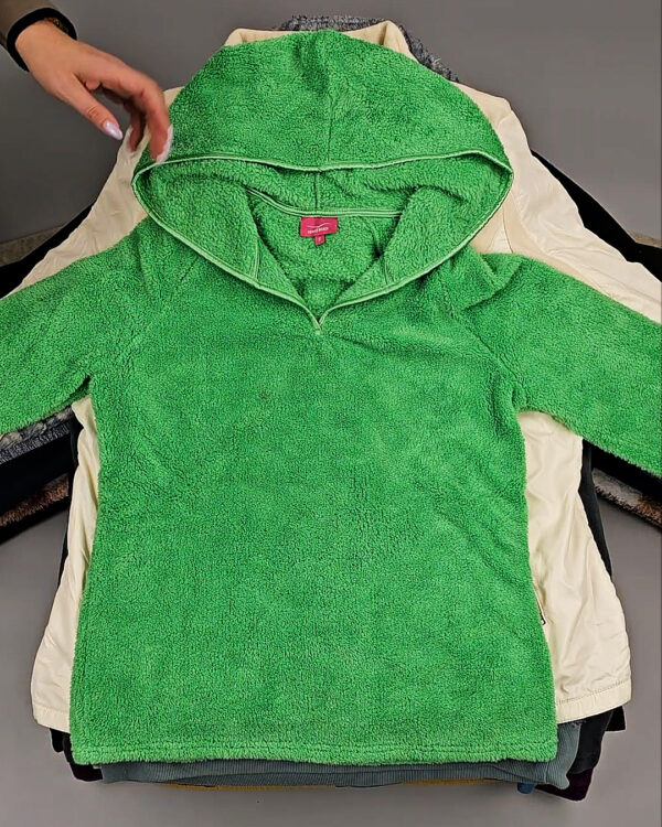 Фотография  529 - Флис#20 кг, ЛОТ № СХ-0176 оптом в Новосибирске и Новосибирской области