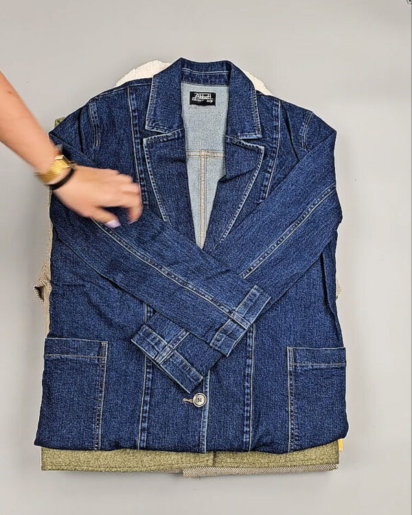 Фотография  498 - Ветровки женские CAN 104#12,5 кг, ЛОТ СТ-9404 оптом в Новосибирске и Новосибирской области