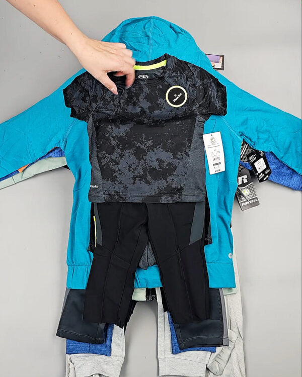 Фотография  404 - Спортивные костюмы дети CAN#6 кг, ЛОТ СТ-9739 оптом в Новосибирске и Новосибирской области