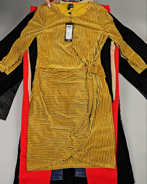 Фотография  294 - DK+Bestseller 085#16 кг, ЛОТ СТ-9952 оптом в Новосибирске и Новосибирской области