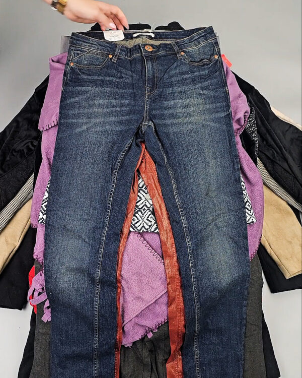 Фотография  318 - Женский микс зима (Winter mix)#20 кг, ЛОТ СХ-0206 оптом в Новосибирске и Новосибирской области