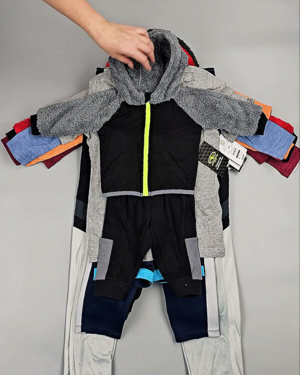 Фотография  818 - Спортивные костюмы дети CAN#6 кг, ЛОТ СТ-9739 оптом в Новосибирске и Новосибирской области