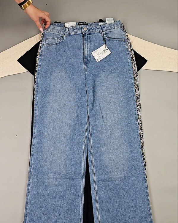 Фотография  476 - DK+Bestseller 085#16 кг, ЛОТ СТ-9952 оптом в Новосибирске и Новосибирской области