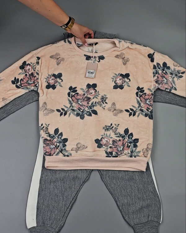 Фотография  956 - Женский микс зима (Winter mix)#20 кг, ЛОТ СХ-0206 оптом в Новосибирске и Новосибирской области