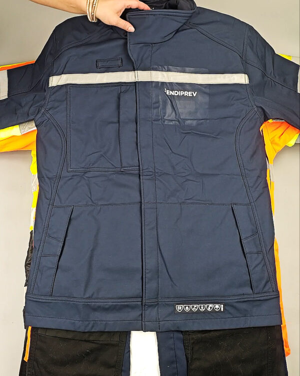 Фотография  552 - Рабочая одежда mix БМ#25 кг, ЛОТ СХ-0266 оптом в Новосибирске и Новосибирской области