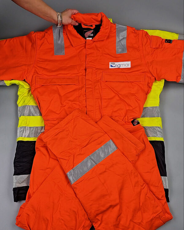 Фотография  719 - Рабочая одежда mix БМ#25 кг, ЛОТ СХ-0266 оптом в Новосибирске и Новосибирской области